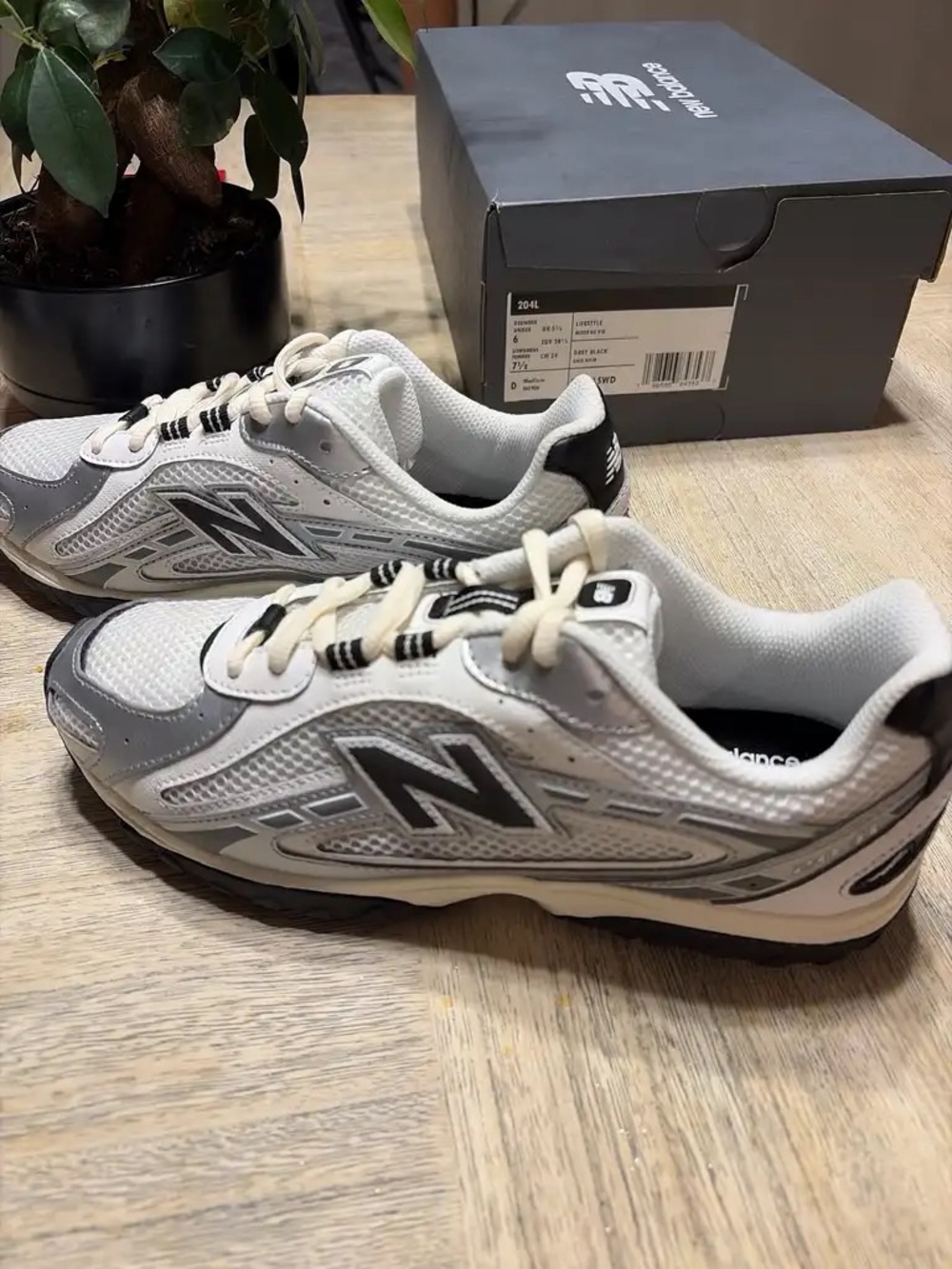 New Balance Women’s Sneakers in White and Gray
